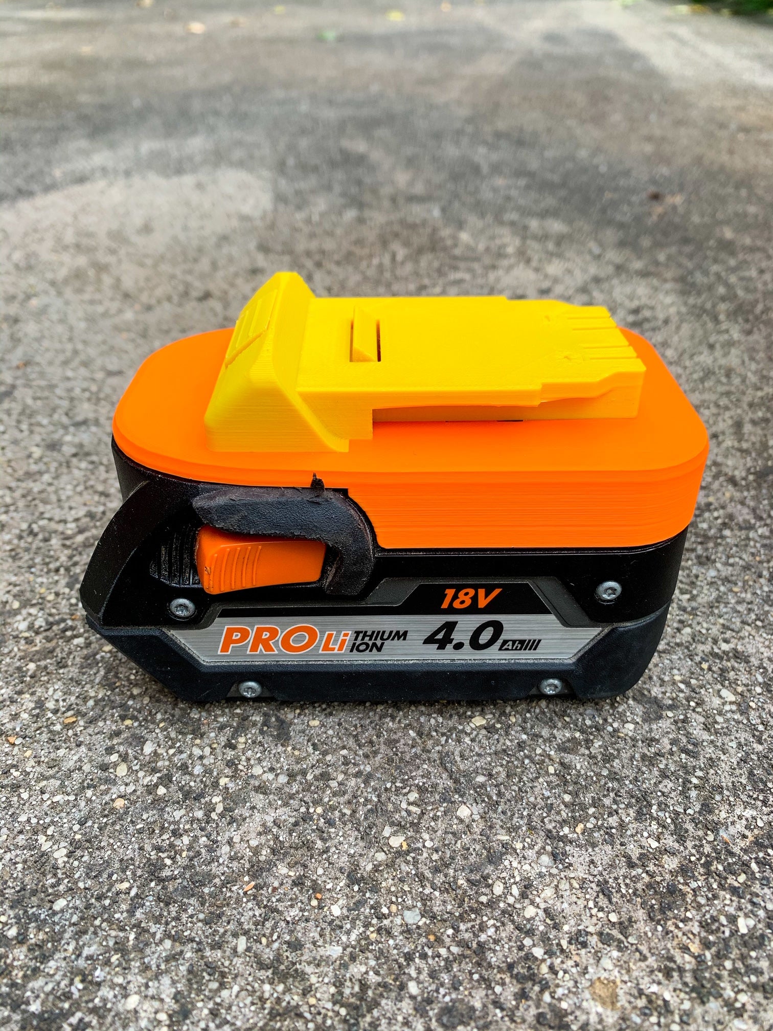 AEG 18v battery adaptor to Dewalt XR tools