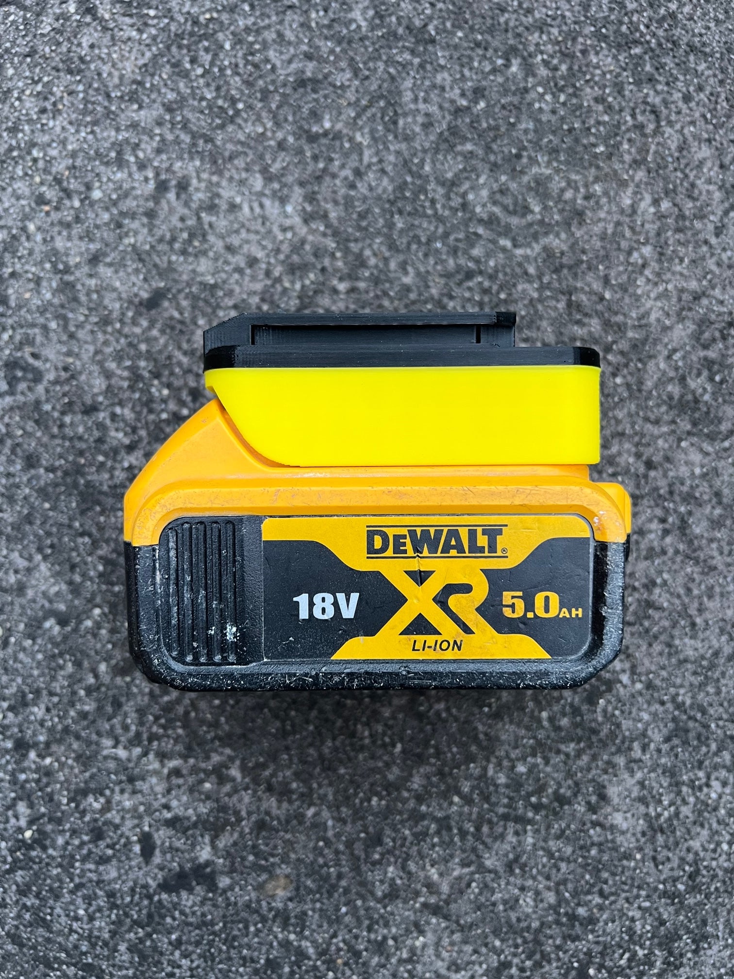 Dewalt 18v/20v battery adaptor to Ozito tools