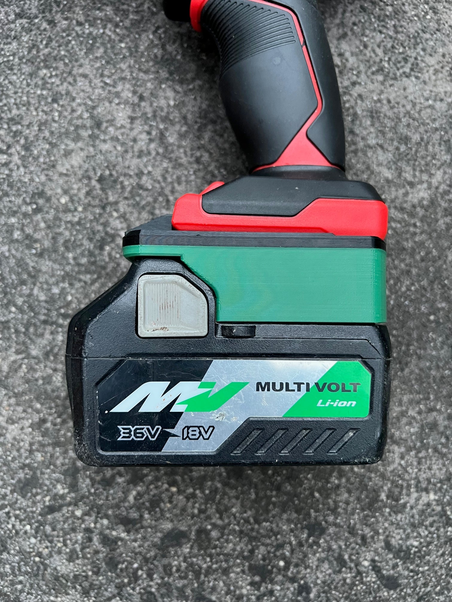 Hitachi/Hikoki 18v battery adaptor to Ozito tools